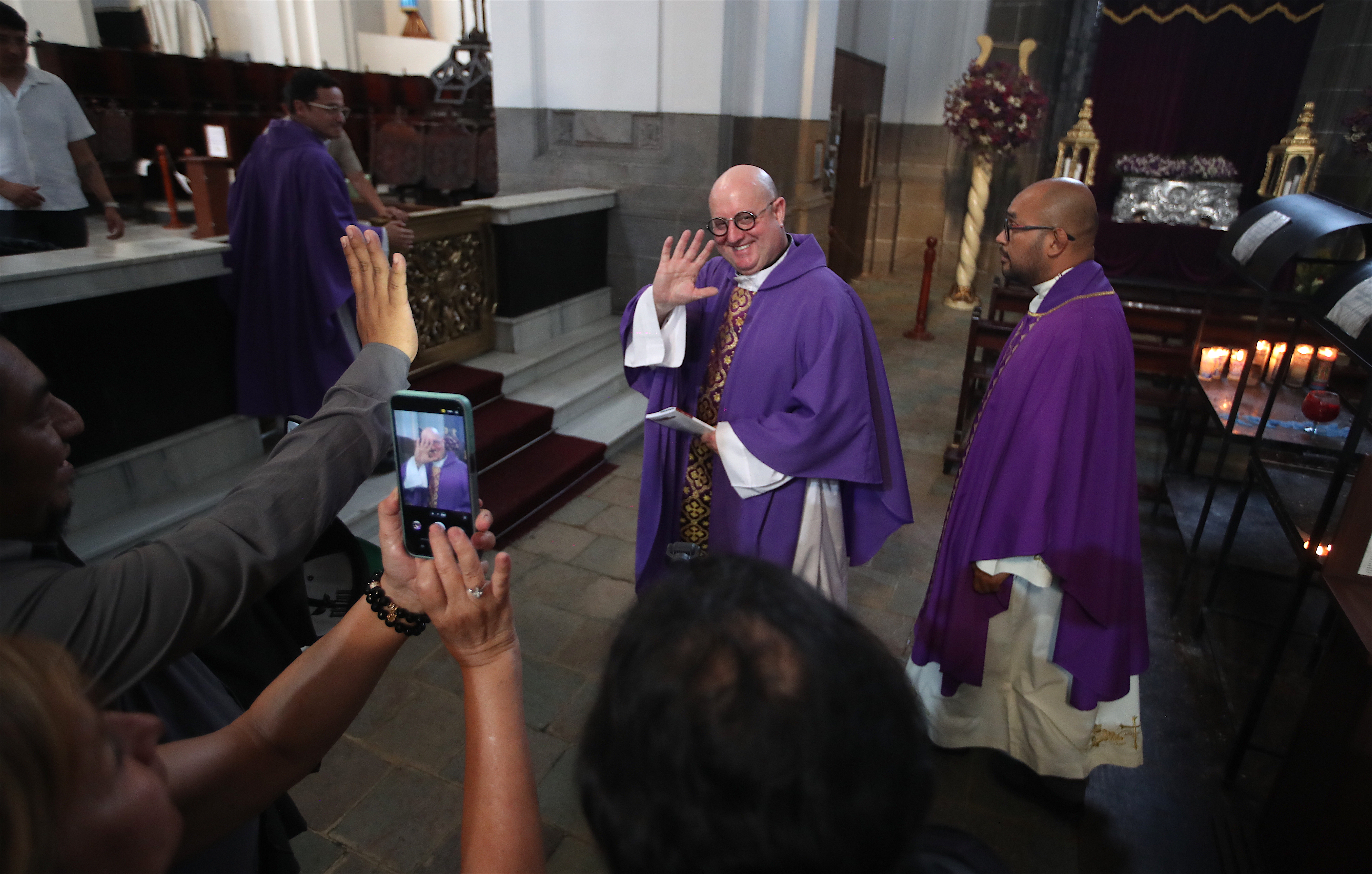 Padre Guilherme Peixoto, el sacerdote portugués visita Guatemala.