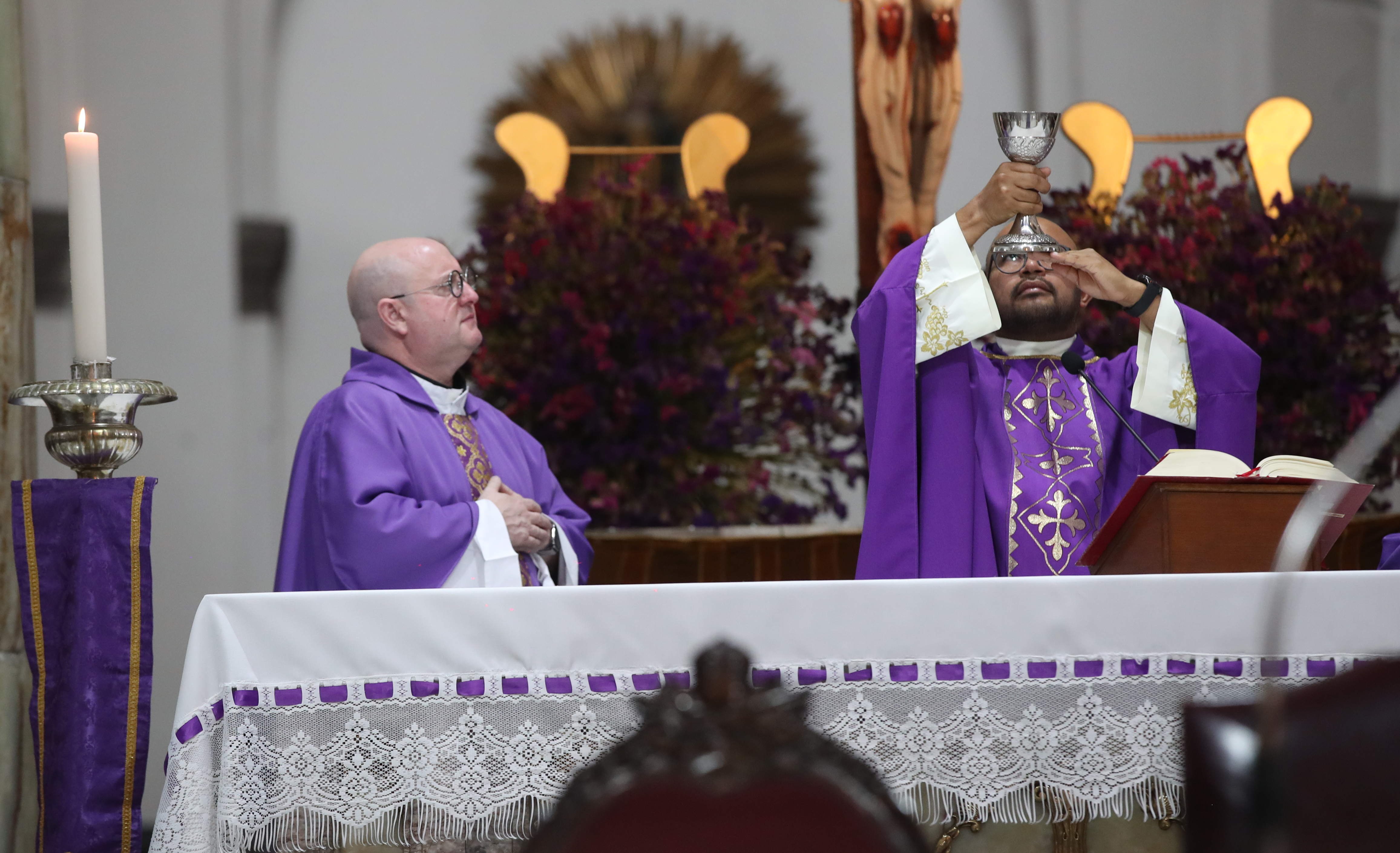 Padre Guilherme Peixoto, el sacerdote portugués visita Guatemala.