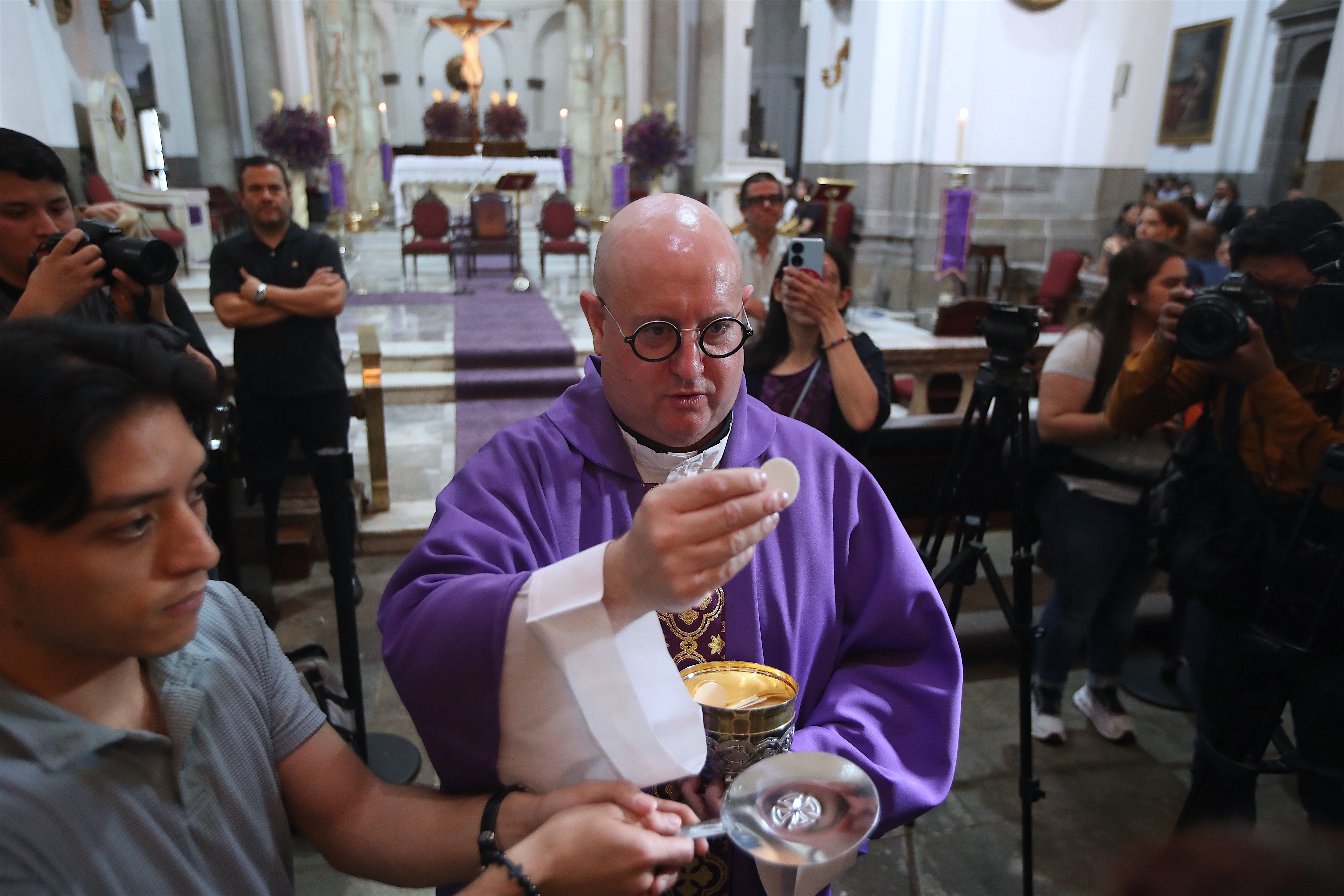 Padre Guilherme Peixoto, el sacerdote portugués visita Guatemala.