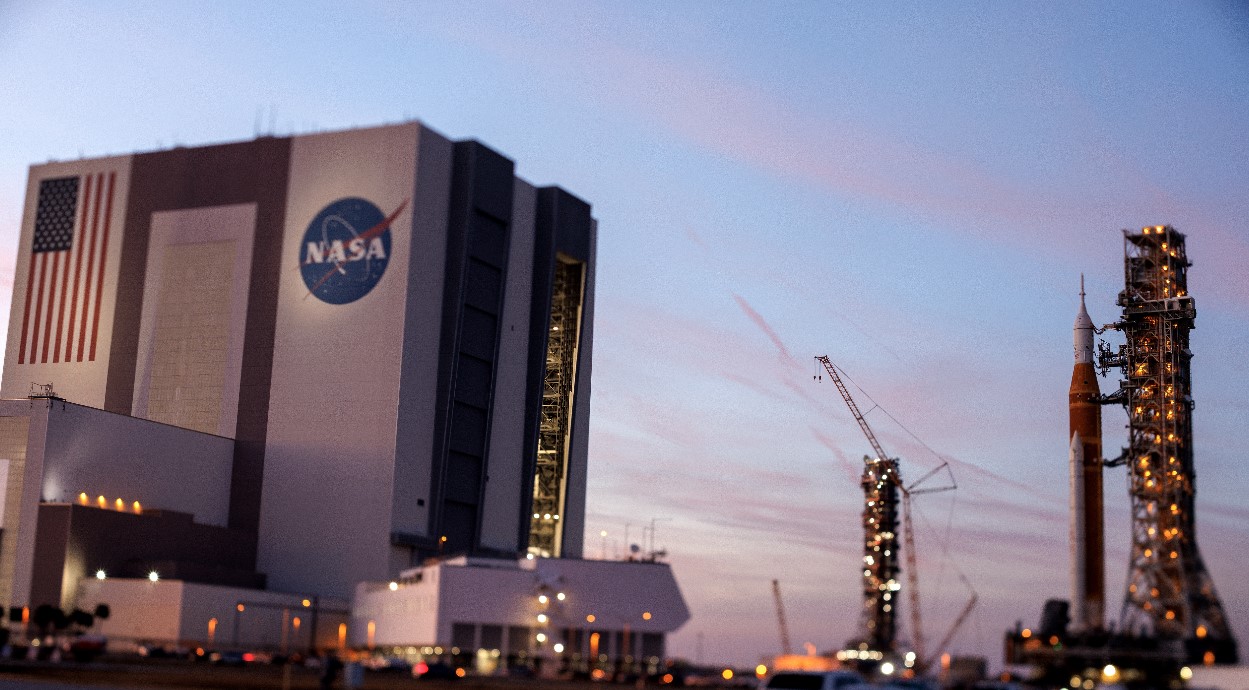 ¿Qué pasará con el cohete Artemis II y las ambiciones lunares de la Nasa?