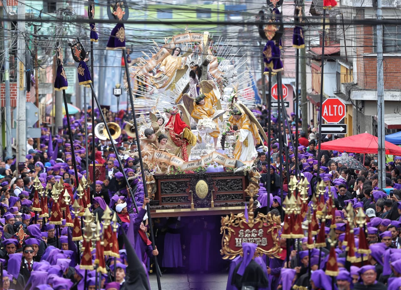 PROCESION JESUS NAZARENO TRES POTENCIAS VIRGEN DE DOLORES PARROQUIA'