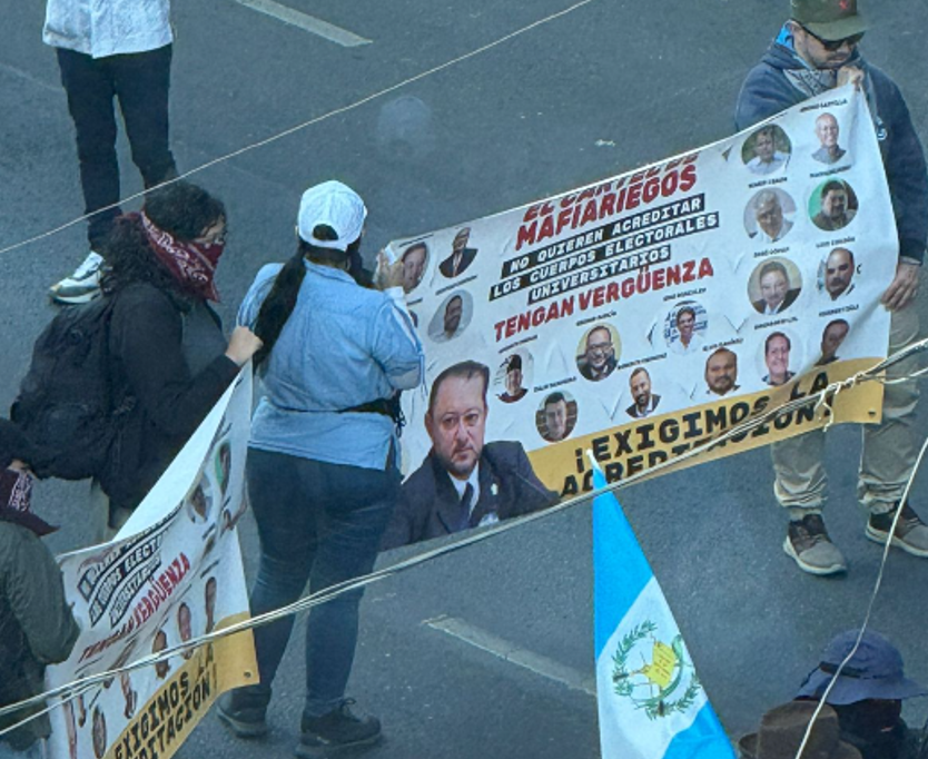 PROTESTA CONTRA MAZARIEGOS EN LA ZONA 10