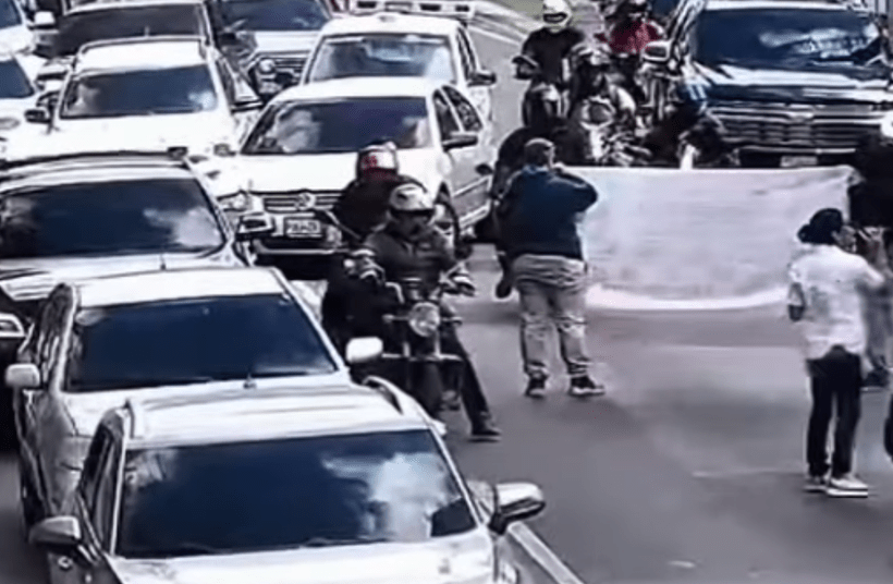 Elección de rector de la Usac: Sala suspende amparo presentado por cuerpos electorales; estudiantes manifiestan en zona 10