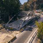Vista aérea del puente Villalobos 1 con diseño tipo Arco Red y base deteriorada por erosión