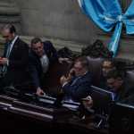 Luis Contreras, presidente del Congreso, minutos antes de cancelar la convocatoria. Fotografía: Prensa Libre (Javier González).