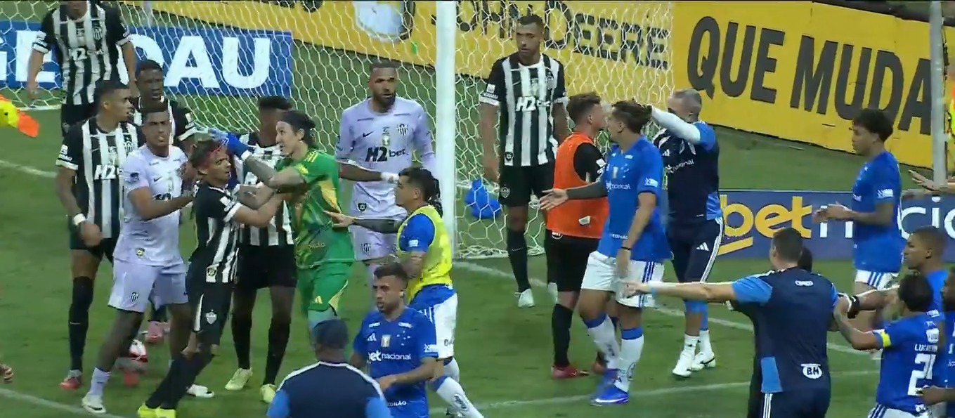 Batalla campal entre Cruzeiro y Atlético: 23 expulsados. (Foto Prensa Libre: Captura de Pantalla).