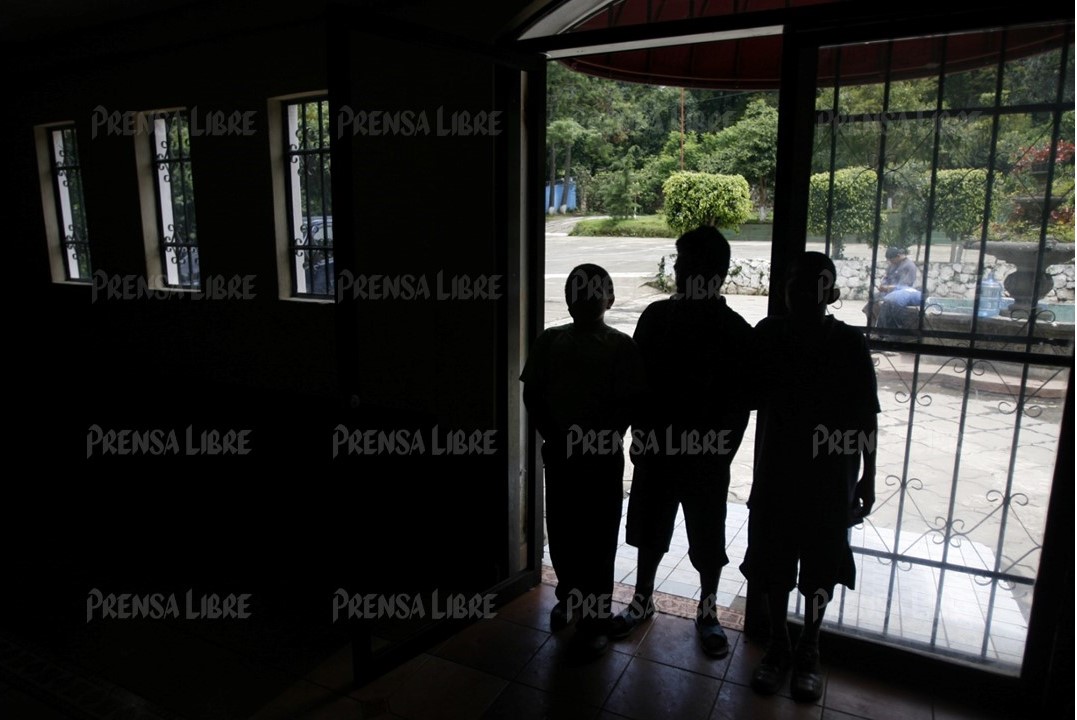 El Hogar Temporal Elisa Martínez acogió a niños cuyas familias se encontraban en desplazamiento por el conflicto armado, entre otros motivos. (Foto Prensa Libre: Hemeroteca PL)