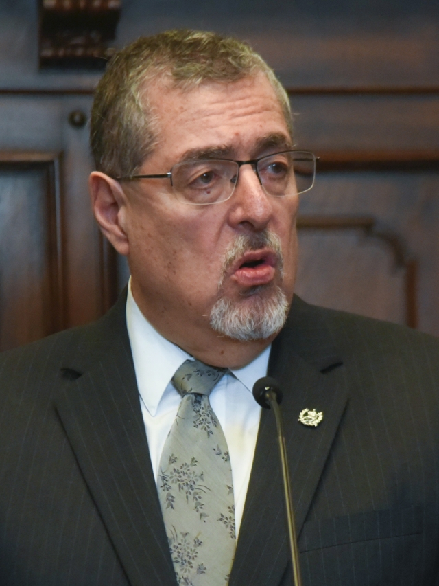 Arévalo denuncia "presiones inaceptables" en elección clave de magistrados en Guatemala