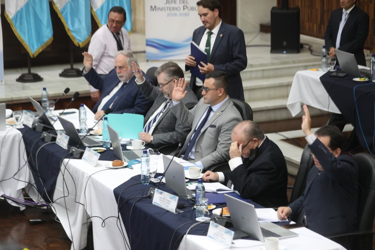 Comisión de Postulación conoce pruebas de descargo de aspirantes a fiscal general