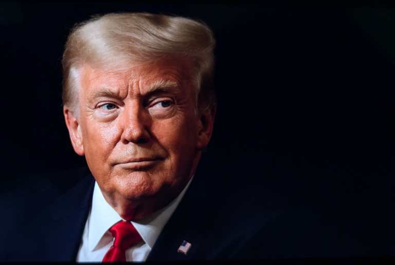 Así será la moneda de oro con Donald Trump por los 25