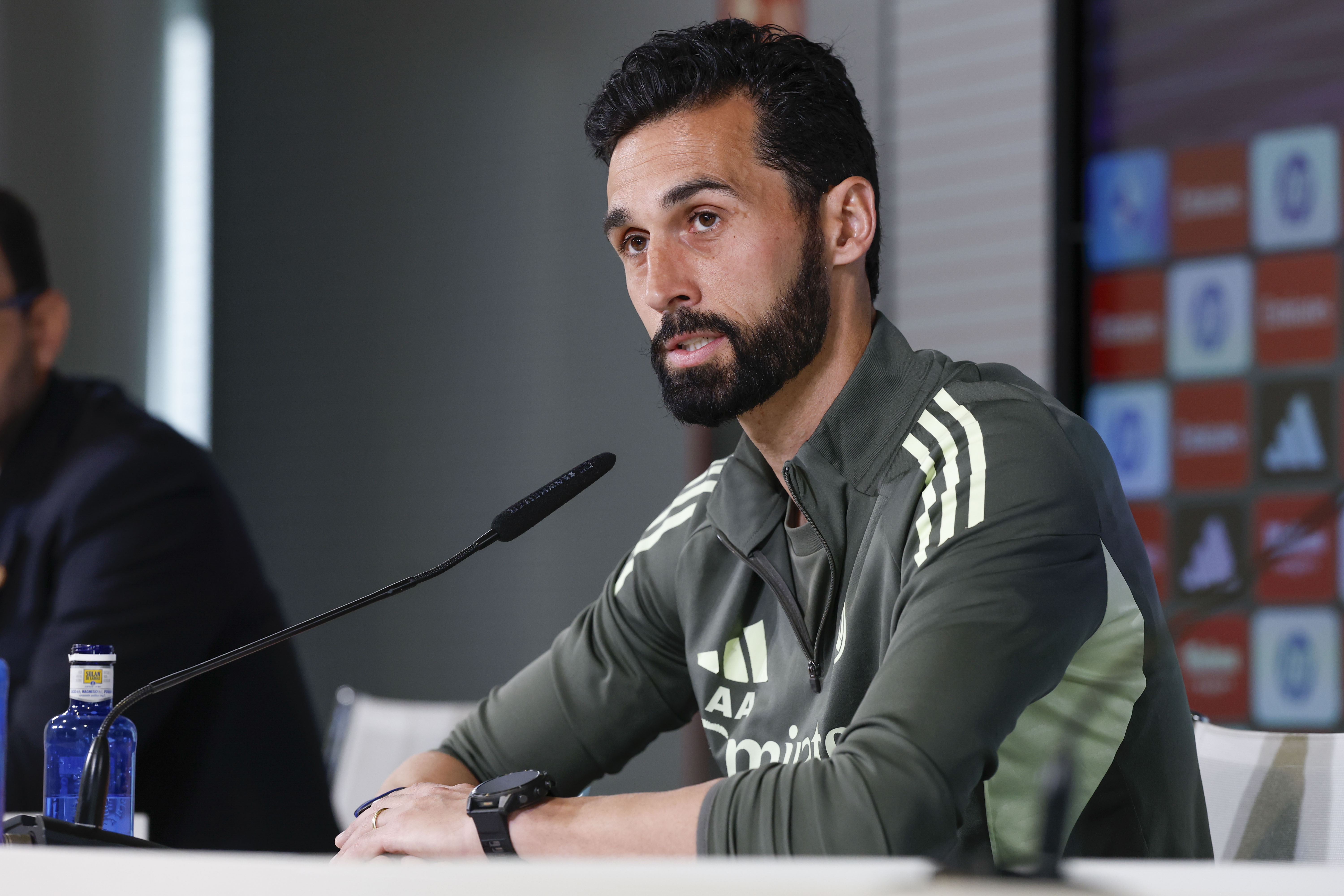 ¿Se va o se queda? Arbeloa pone en duda su continuidad en el Real Madrid