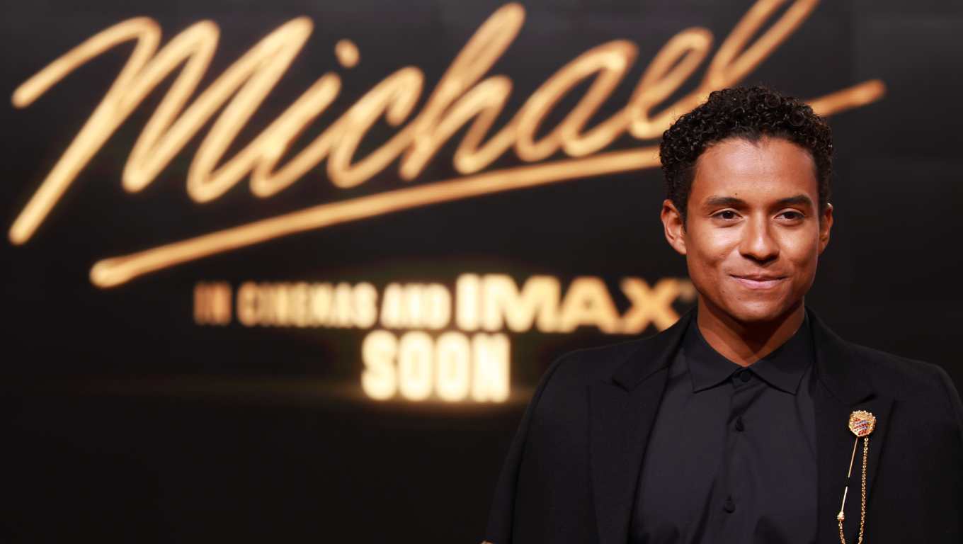Berlin (Germany), 10/04/2026.- US actor Jaafar Jackson poses on the red carpet while arriving for the premiere of the film 'Michael' in Berlin, Germany, 10 April 2026. The Michael Jackson biopic screens in cinemas from 22 April 2026. (Alemania) EFE/EPA/CLEMENS BILAN