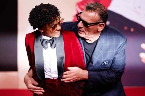 Berlin (Germany), 10/04/2026.- US actor Juliano Krue Valdi (L) and English film producer Graham King pose on the red carpet while arriving for the premiere of the film 'Michael' in Berlin, Germany, 10 April 2026. The Michael Jackson biopic screens in cinemas from 22 April 2026. (Alemania) EFE/EPA/CLEMENS BILAN