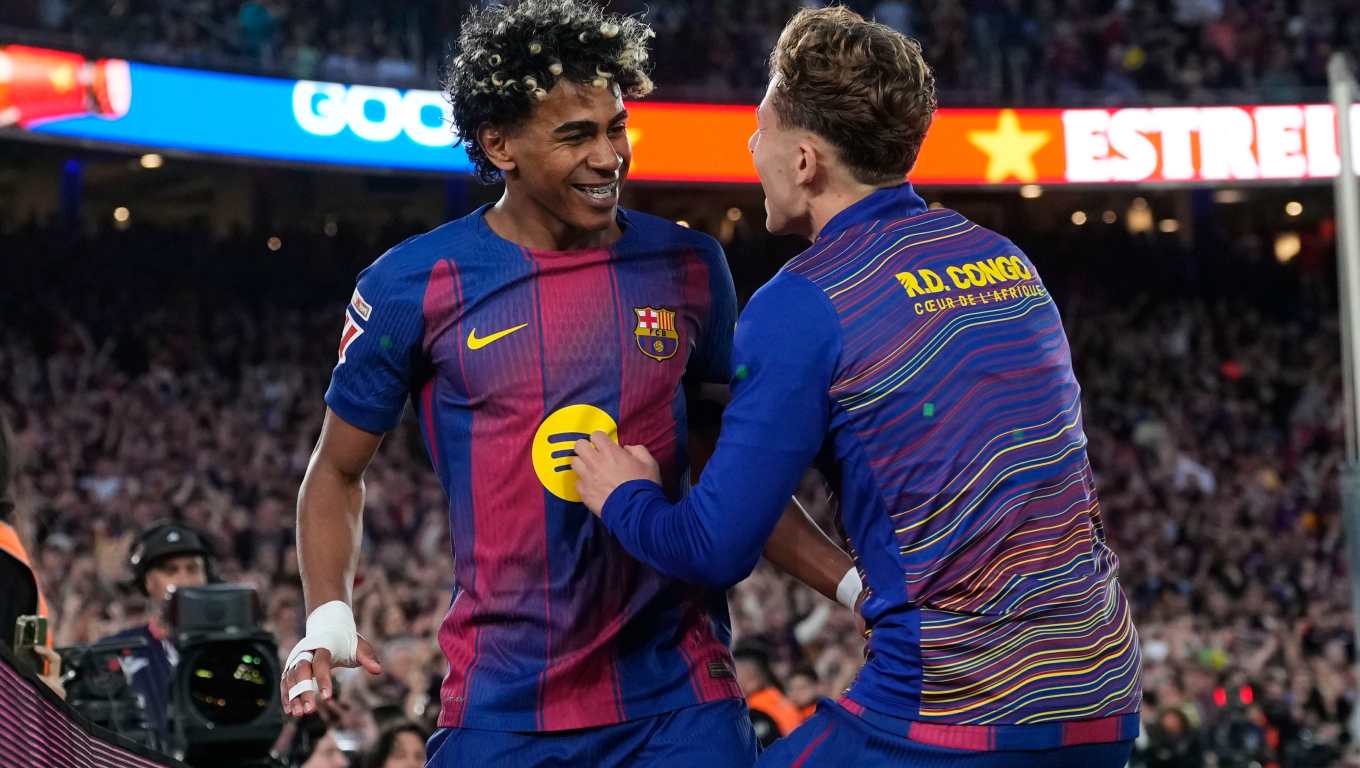 BARCELONA, 11/04/2026.- El jugador del Barcelona Lamine Yamal, celebra su gol contra el Espanyol, durante el partido de la jornada 31 de LaLiga EA Sports que FC Barcelona y RCD Espanyol disputan este sábado en el Camp Nou. EFE/ Enric Fontcuberta