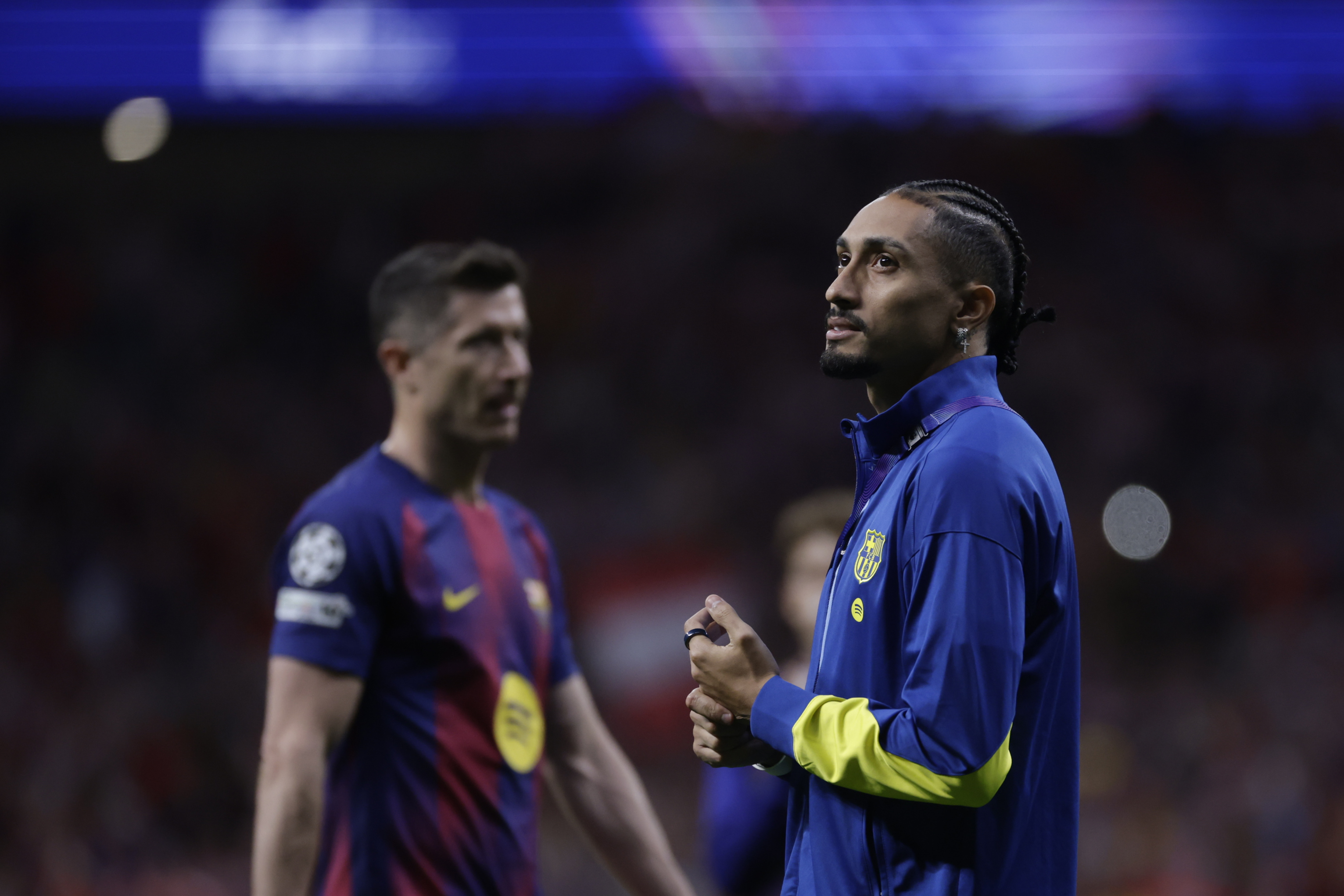 MADRID, 14/04/2026.- El delantero brasileño del FC Barcelona Raphinha al finalizar el partido de vuelta de cuartos de final de Liga de Campeones que Atlético de Madrid y FC Barcelona disputaron este martes en el estadio Metropolitano, en Madrid. EFE/Juanjo Martín