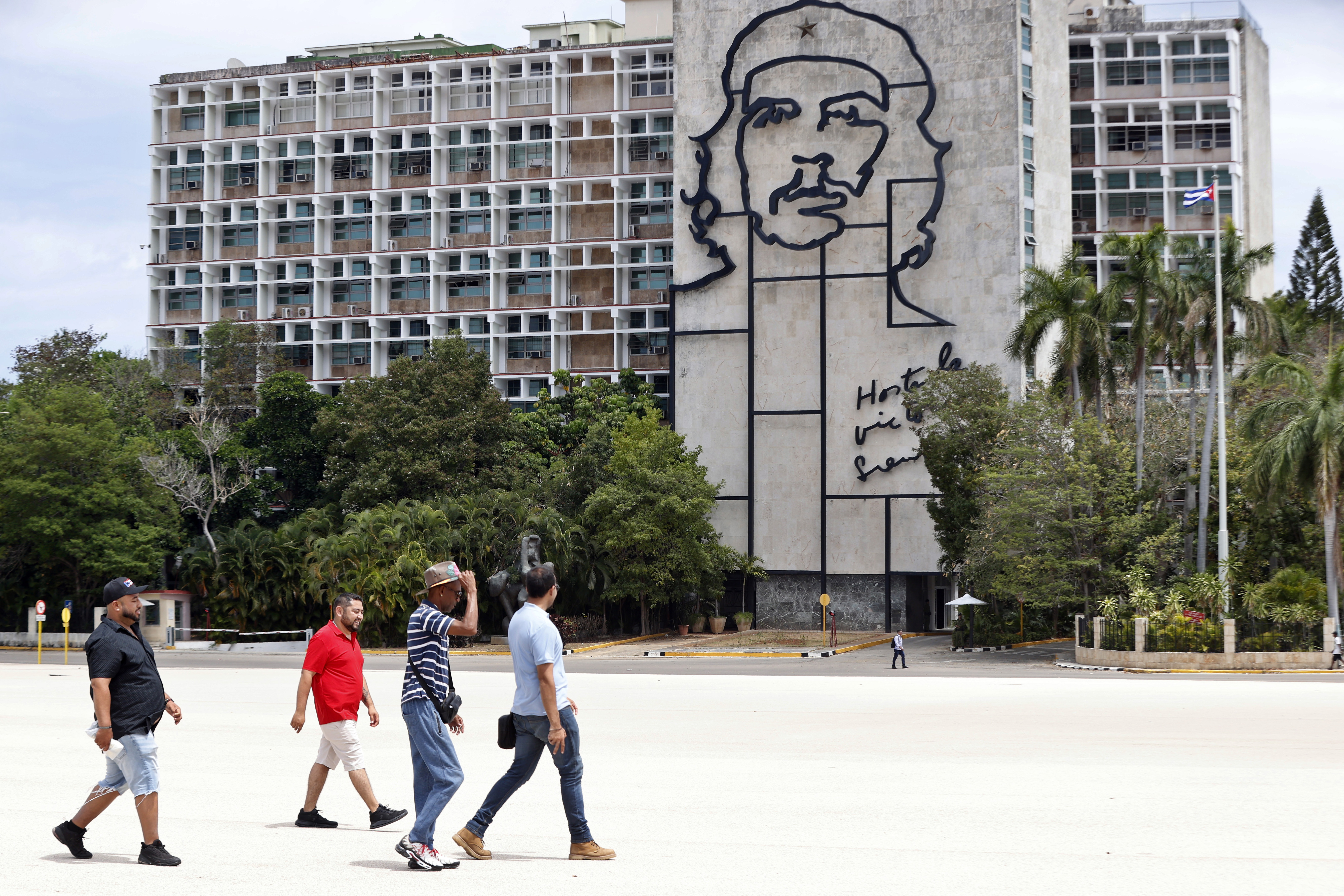 El exmandatario cubano Raúl Castro fue acusado formalmente por el Departamento de Justicia de Estados Unidos de cargos que incluyen asesinato y conspiración para matar a ciudadanos estadounidenses.'