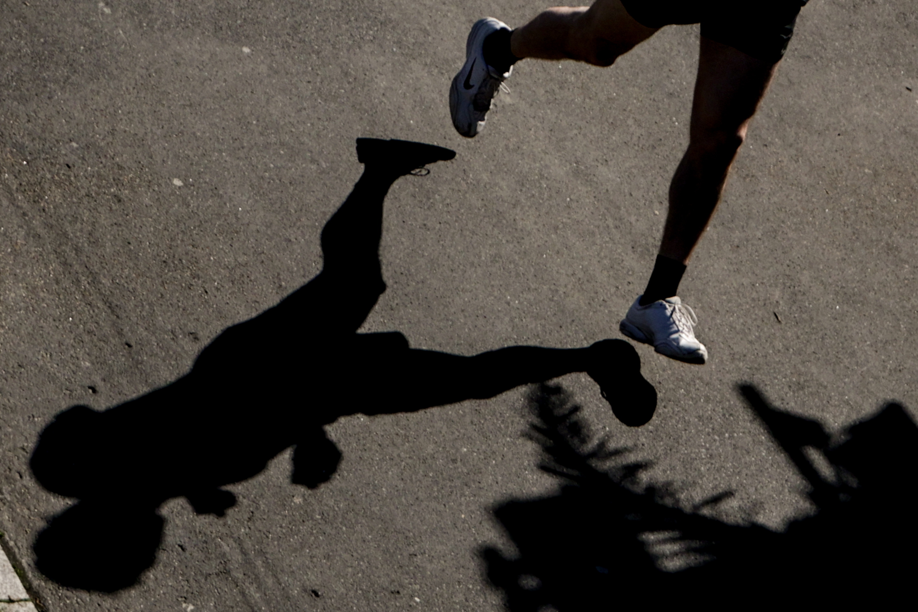 Qué comer antes, durante y después de correr para rendir mejor, según nutricionistas