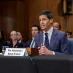WASHINGTON (United States), 21/04/2026.- Kevin Warsh testifies during a Senate Banking Committee confirmation hearing at the US Capitol in Washington, DC, USA, 21 April 2026. Warsh is President Donald Trumps nominee to serve as the next chair of the US Federal Reserve, succeeding Jerome Powell when Powells term as chair ends on 15 May 2026. EFE/EPA/WILL OLIVER