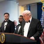 Washington (United States), 26/04/2026.- US President Donald Trump speaks to reporters at the White House Press Briefing Room after a shooting outside the Washington Hilton ballroom hosting the White House Correspondents Dinner caused the postponement of the event in Washington, DC, USA, 25 April 2026. The alleged shooter is in custody. EFE/EPA/Yuri Gripas / POOL