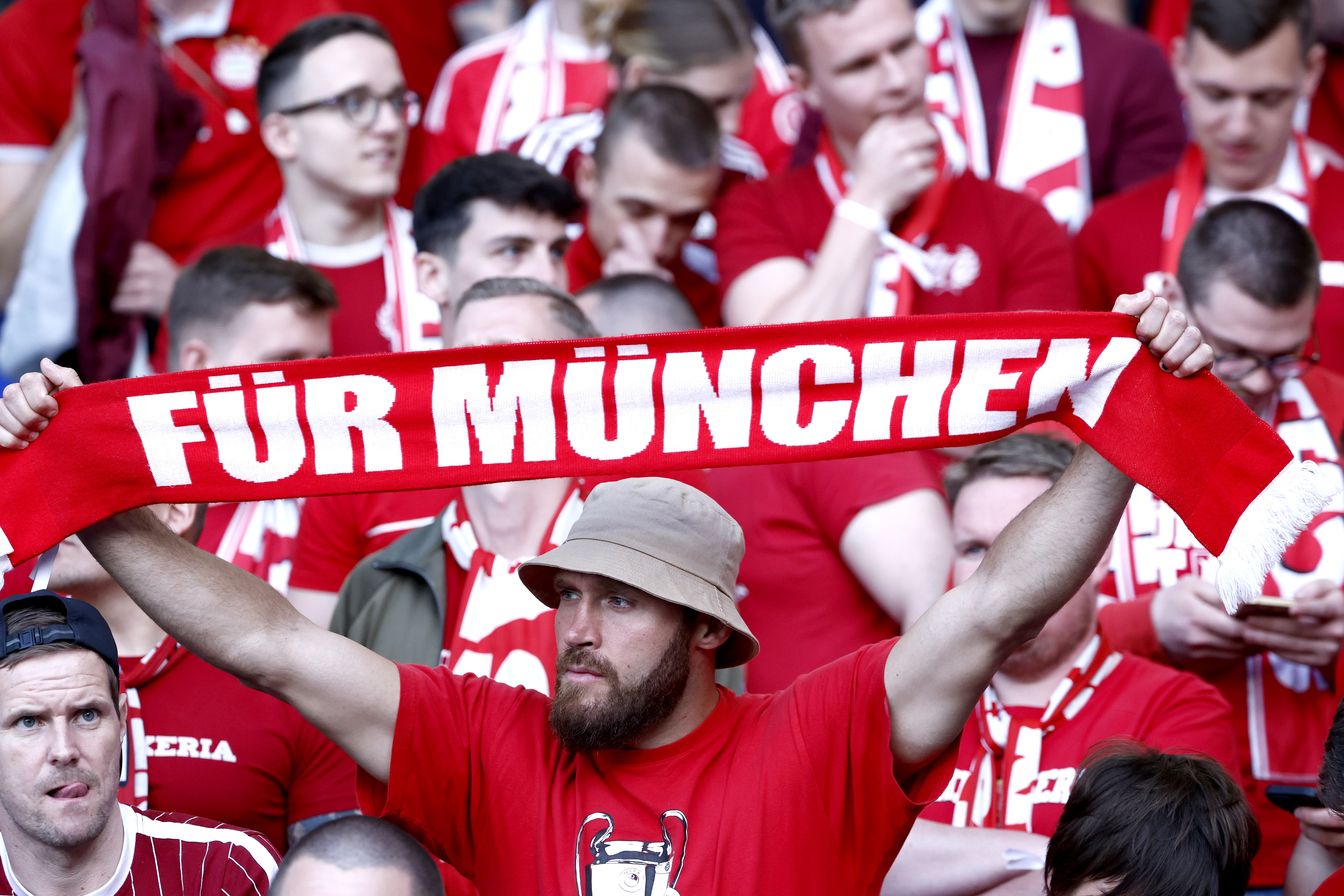 UEFA Champions League semi-finals - PSG vs Bayern Munich'