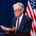 WASHINGTON (United States), 29/04/2026.- US Federal Reserve Chair Jerome Powell speaks to reporters after the Feds decision to leave interest rates unchanged at the Federal Reserve in Washington, DC, USA, 29 April 2026. Although Powells term as Fed chair expires 15 May, Powell says he plans to stay on the board for an undetermined amount of time. EFE/EPA/JIM LO SCALZO