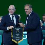 Vancouver (Canada), 30/04/2026.- FIFA President Gianni Infantino (L) and Victor Montagliani, FIFA vice president and president of CONCACAF, pose during the 76th FIFA Congress 2026 in Vancouver, Canada, 30 April 2026. EFE/EPA/BOB FRID