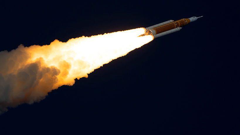 La de inyección translunar duró poco menos de seis minutos.