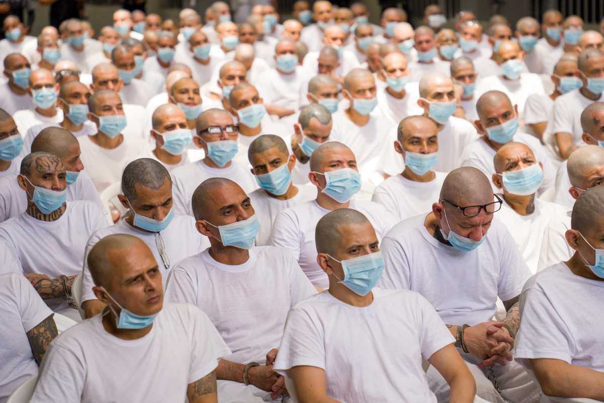 Más de 400 líderes pandilleros de la MS13 son juzgados en macroaudiencia en El Salvador