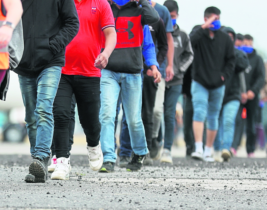 Persisten los arrestos a indocumentados