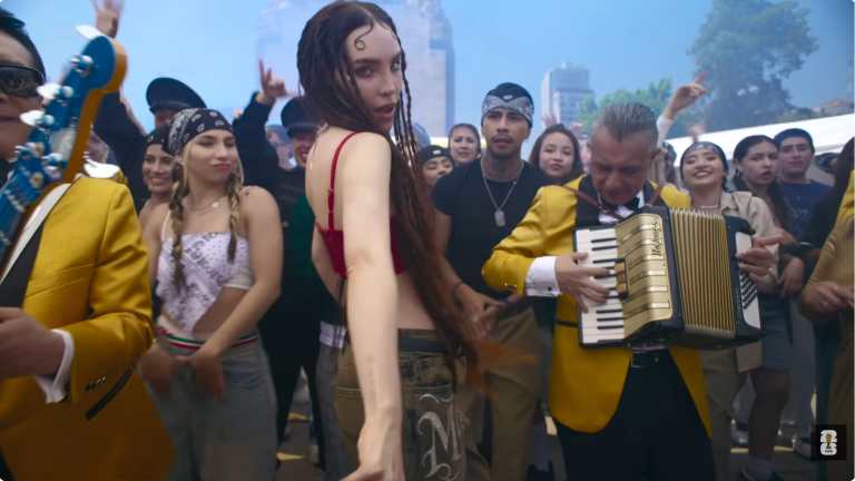 Los Ángeles Azules y Belinda lanzan “Por ella”, tema del Mundial 2