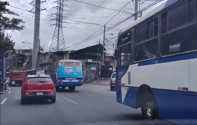 EN VIVO: caravanas de buses ingresan a la capital en manifestación este lunes 6 de abril