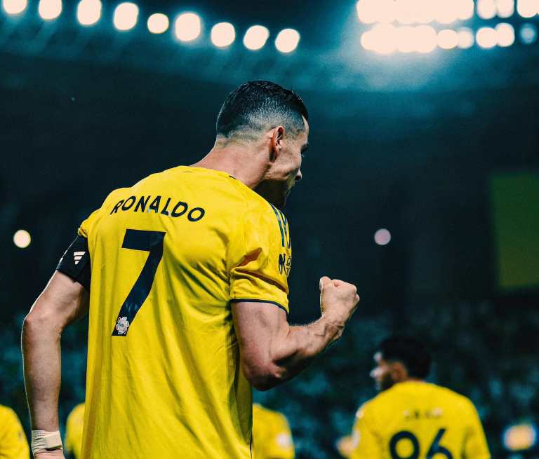 Video: Cristiano Ronaldo marca doblete en su regreso, lidera a Al Nassr y se acerca a los 1,
