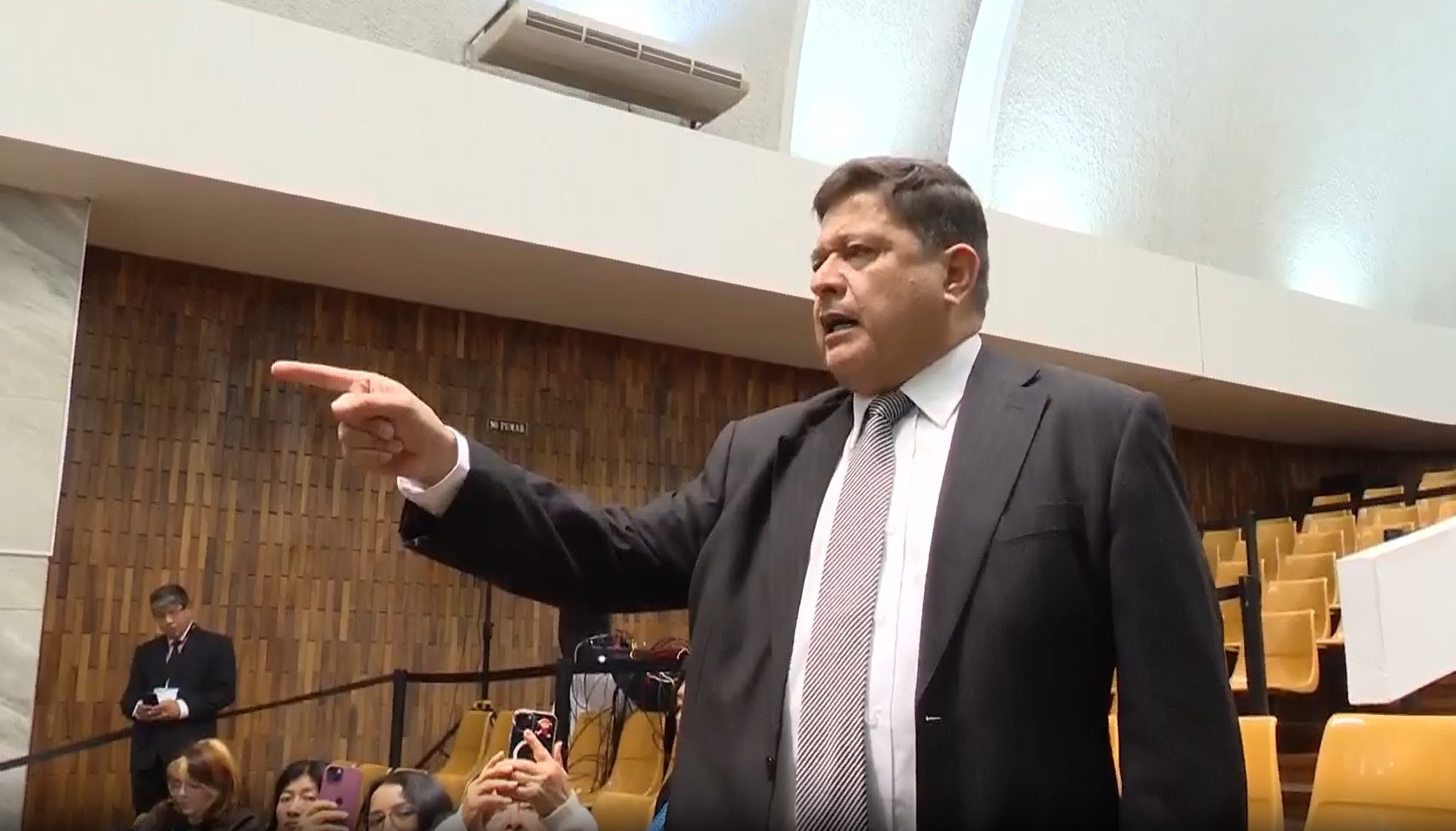 Carlos Rivera, exmagistrado de la CSJ, cuestiona la evaluación de méritos de la comisión de postulación para fiscal general.