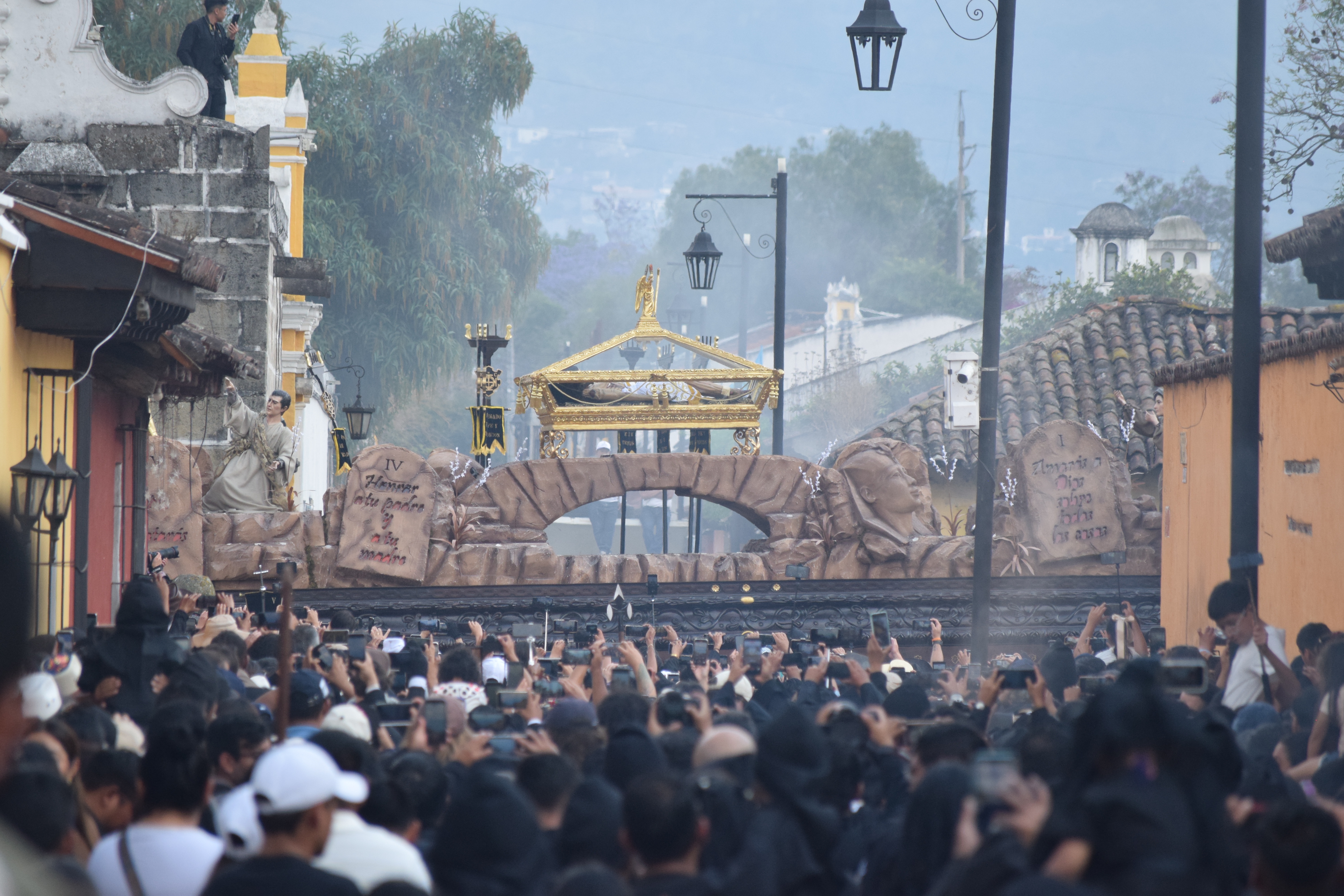 ESCUELA DE CRISTO VIERNES SANTO ANTIGUA GUATEMALA'