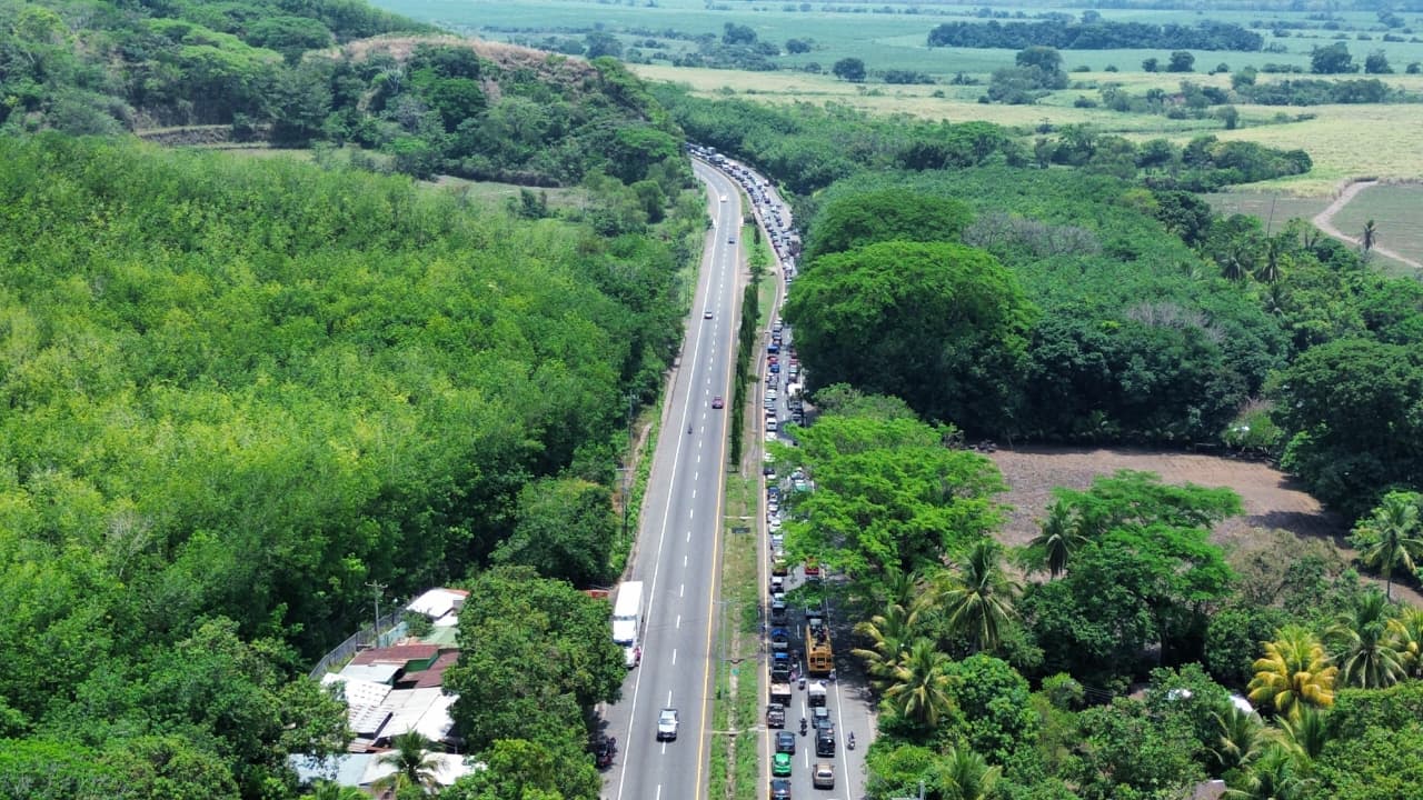 Filas de vehículos: autoridades alertan de tráfico por regreso de veraneantes a la capital tras Semana Santa