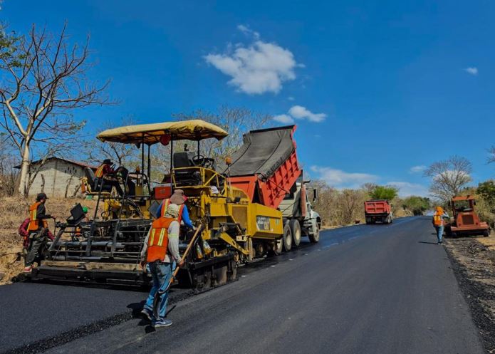 El impuesto a la distribución de petróleo se destina a financiar Covial para el mantenimiento del sistema de carreteras.. (Foto Prensa Libre: Cortesía Caminos)