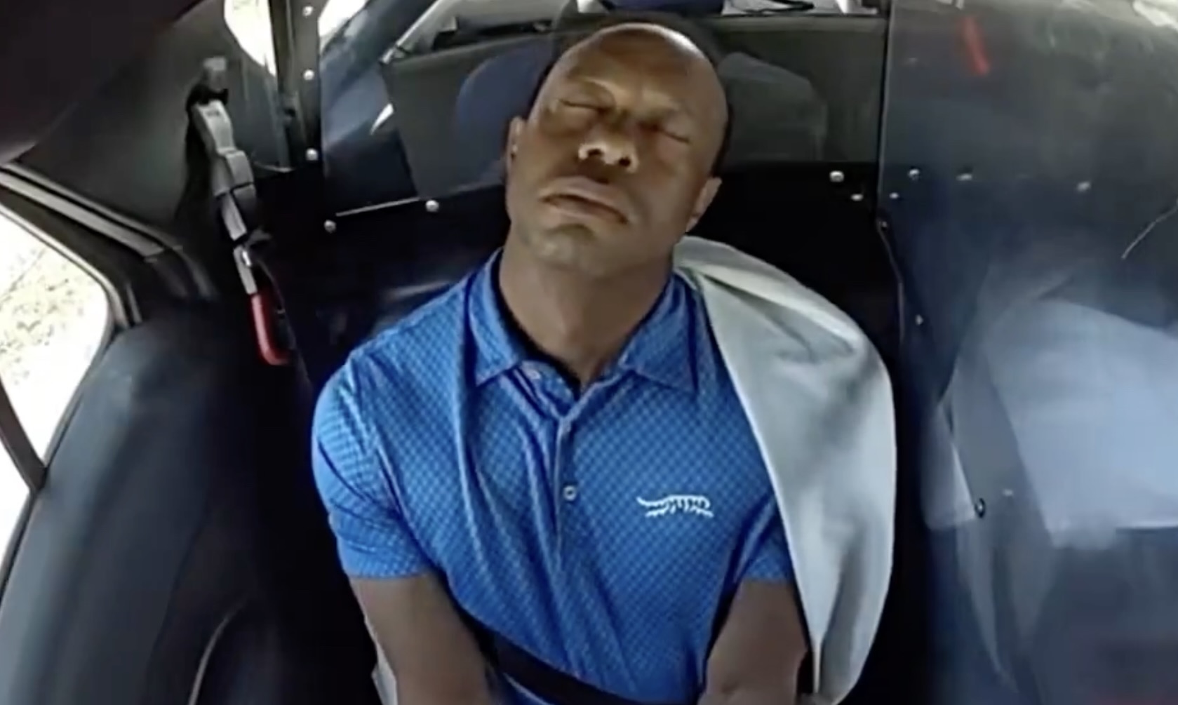 Video: revelan las tomas del arresto de Tiger Woods tras accidente en Florida