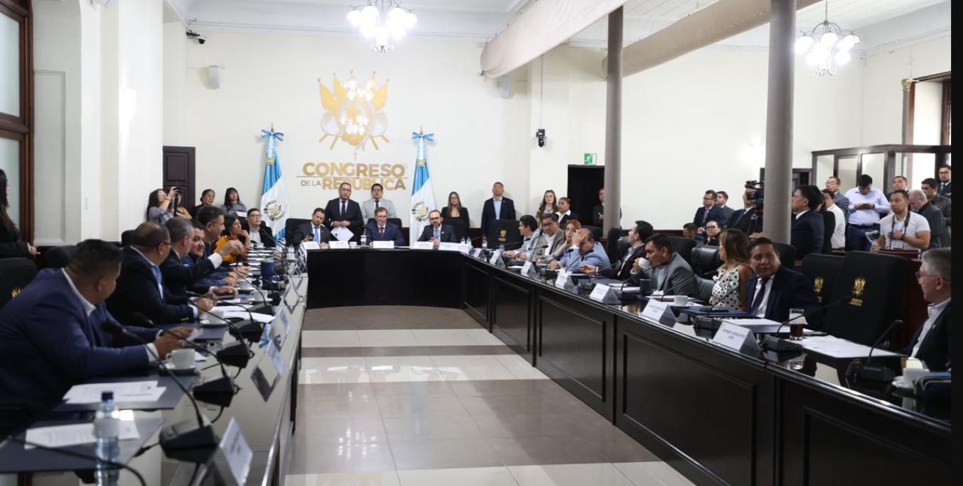 Subsidios: se estancan en el Congreso propuestas de apoyo a consumidores por alzas de combustibles