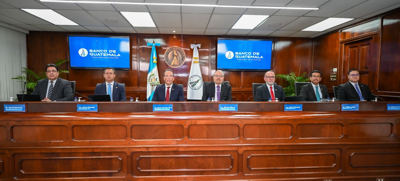 Los integrantes de la Junta Monetaria (JM) decidieron mantener en 3.50% la tasa líder de interés de política monetaria esta noche de 29 de abril 2026. (Foto Prensa Libre: Cortesía Banguat)