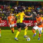 Deportivo Achuapa y Guastatoya en estos momentos son los dos equipos que estarían perdiendo la categoría del balompié nacional. (Foto Prensa Libre: Deportivo Guastatoya).