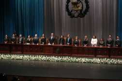 La novena magistratura de la Corte de Constitucionalidad (CC) se instaló en un acto protocolario en la Gran Sala Efraín Recinos del Centro Cultural, Miguel Ángel Asturias, donde también tomó posesión Anabella Morfín como la primera presidenta de la nueva Corte.


foto Byron Rivera 
14/04/2026