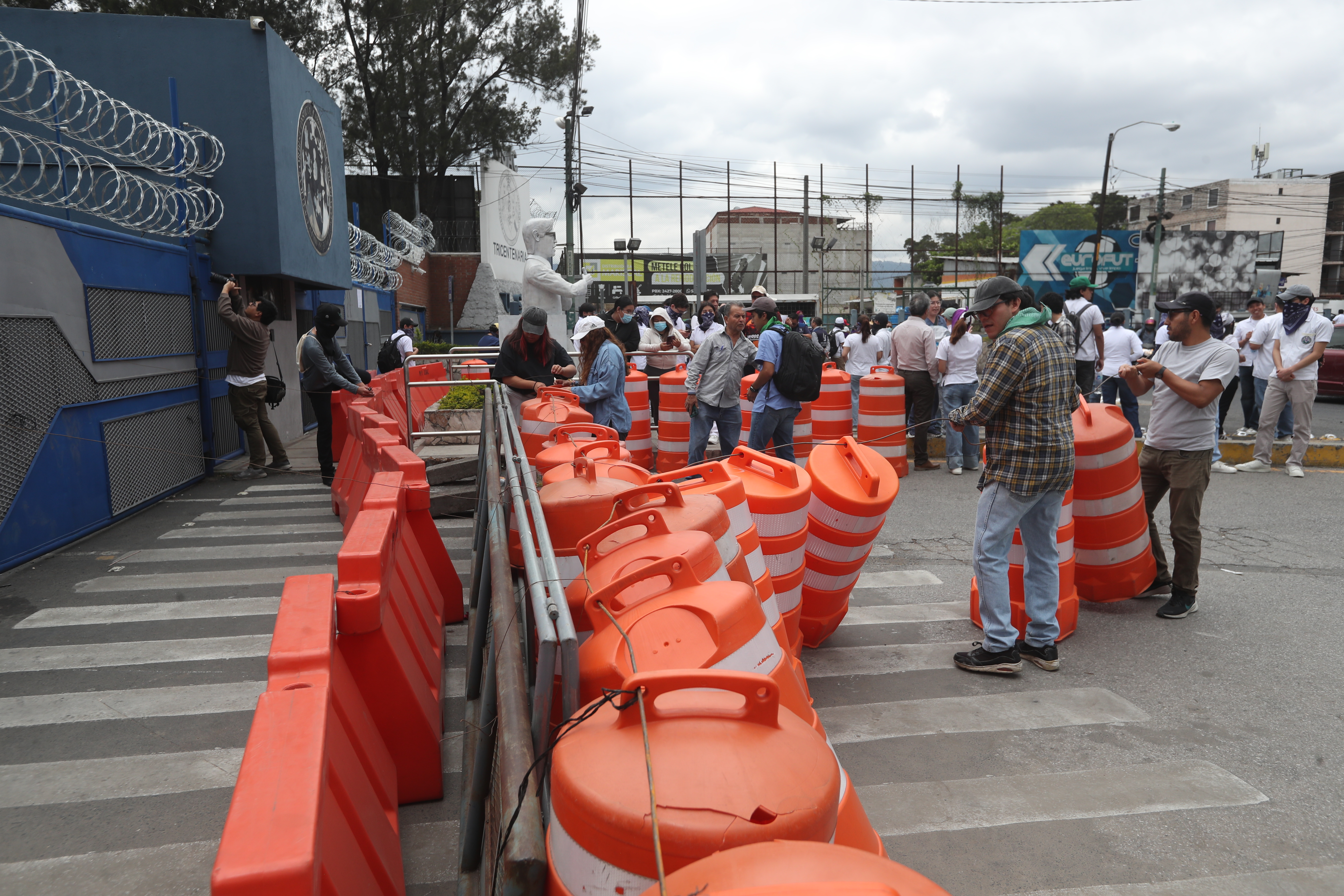 PLANTON USAC WALTER MAZARIEGOS'