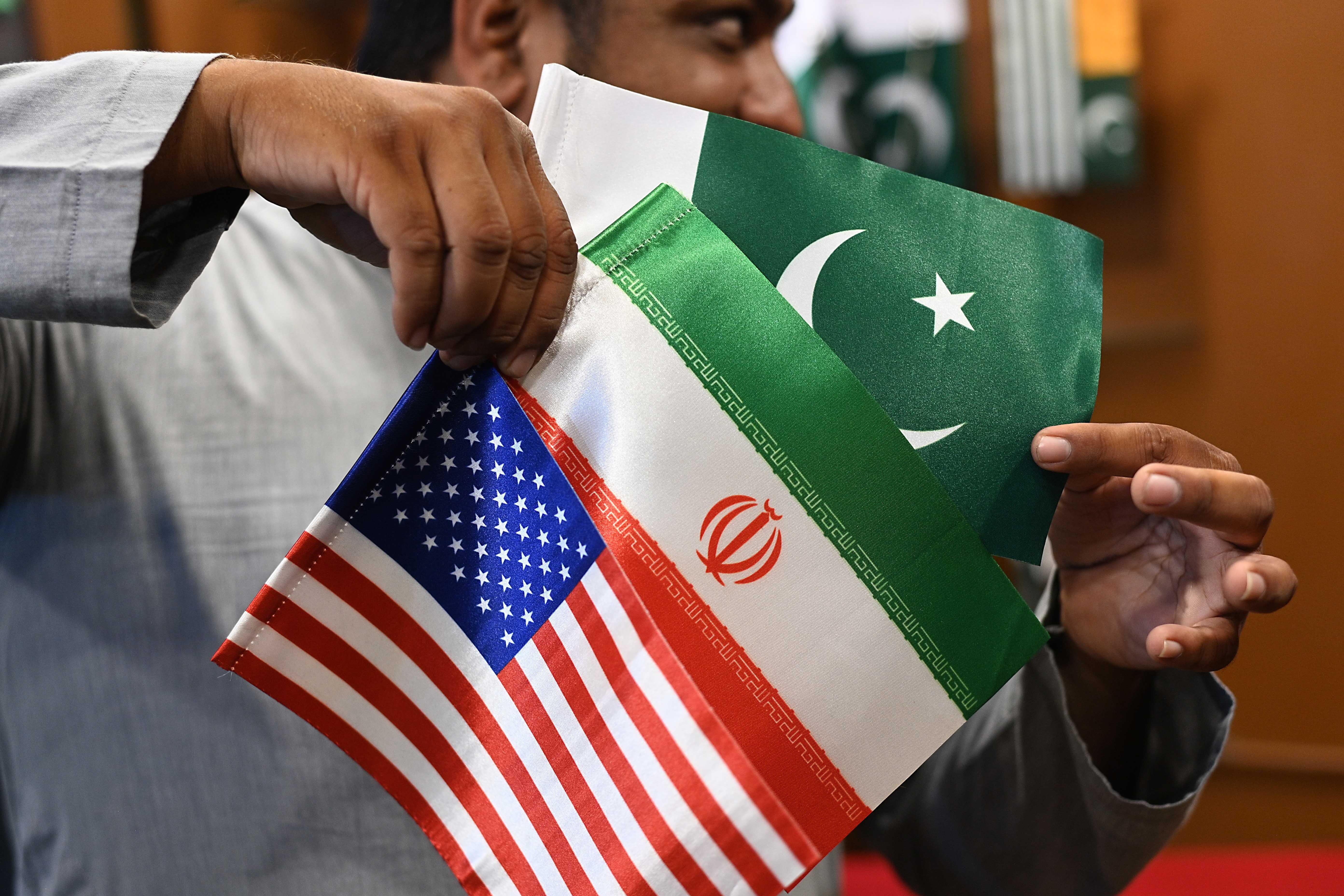 ¿Dinero por uranio?: la propuesta de EE. UU. de descongelar US$20 mil millones de fondos de Irán