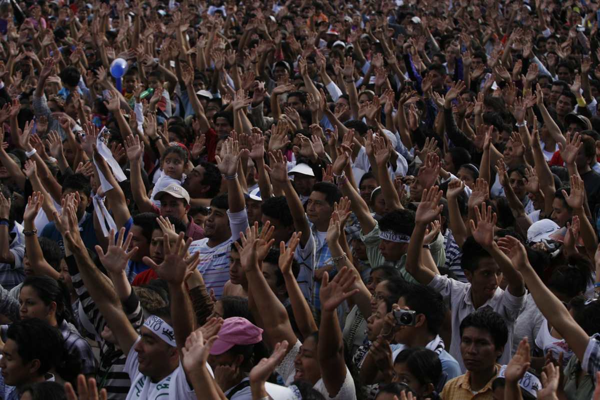 En marzo del 2026, decenas de feligreses evangélicos se congregaron en la Plaza de la Constitución y oraron por la paz. La reunión fue denominada Tomando mi Nación, organizada por distintas iglesias evangélicas de Guatemala. (Foto Prensa Libre: Hemeroteca PL)