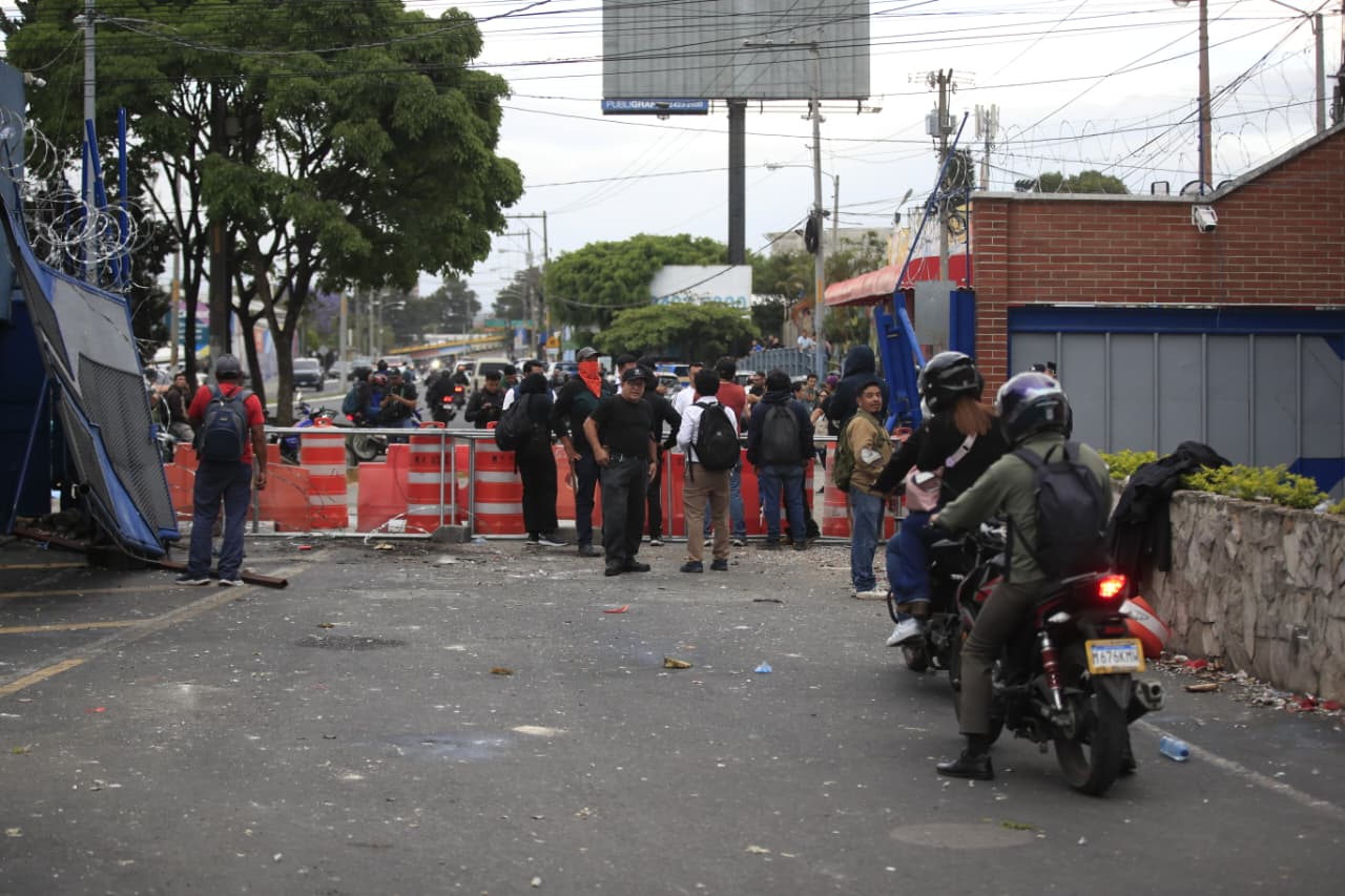 PLANTON USAC WALTER MAZARIEGOS'