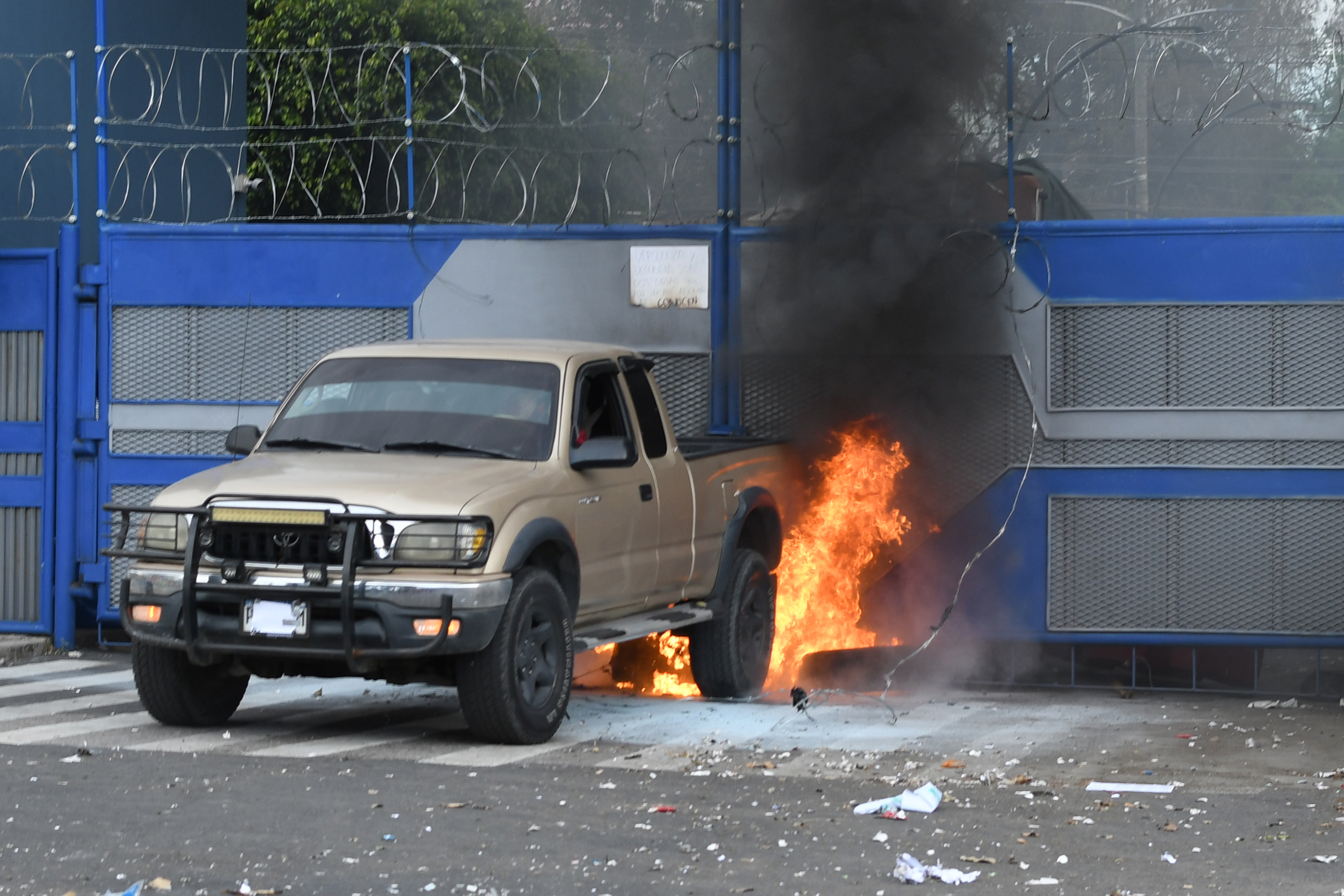Arévalo ordena a la PNC garantizar seguridad de estudiantes de la Usac por incidentes en campus central