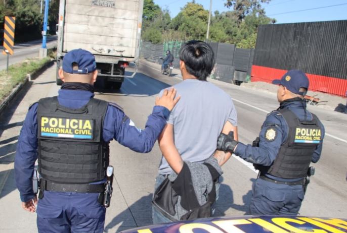 PNC recupera camión en Chimaltenango