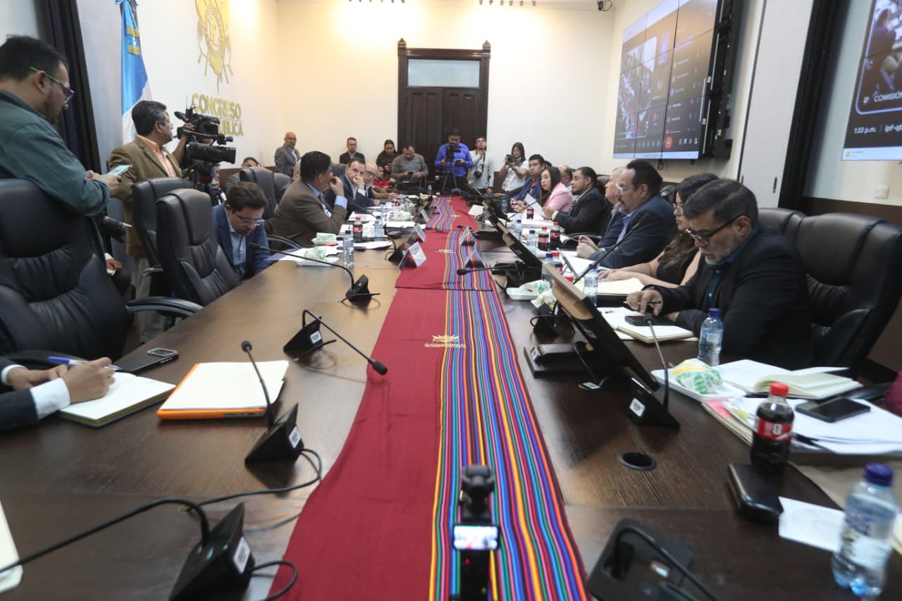 Autoridades coordinan reglamento y supervisión del nuevo subsidio a gasolinas