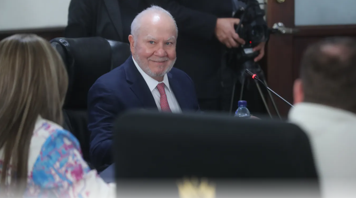 ROBERTO MOLIBA BARRETO. ENTREVISTA