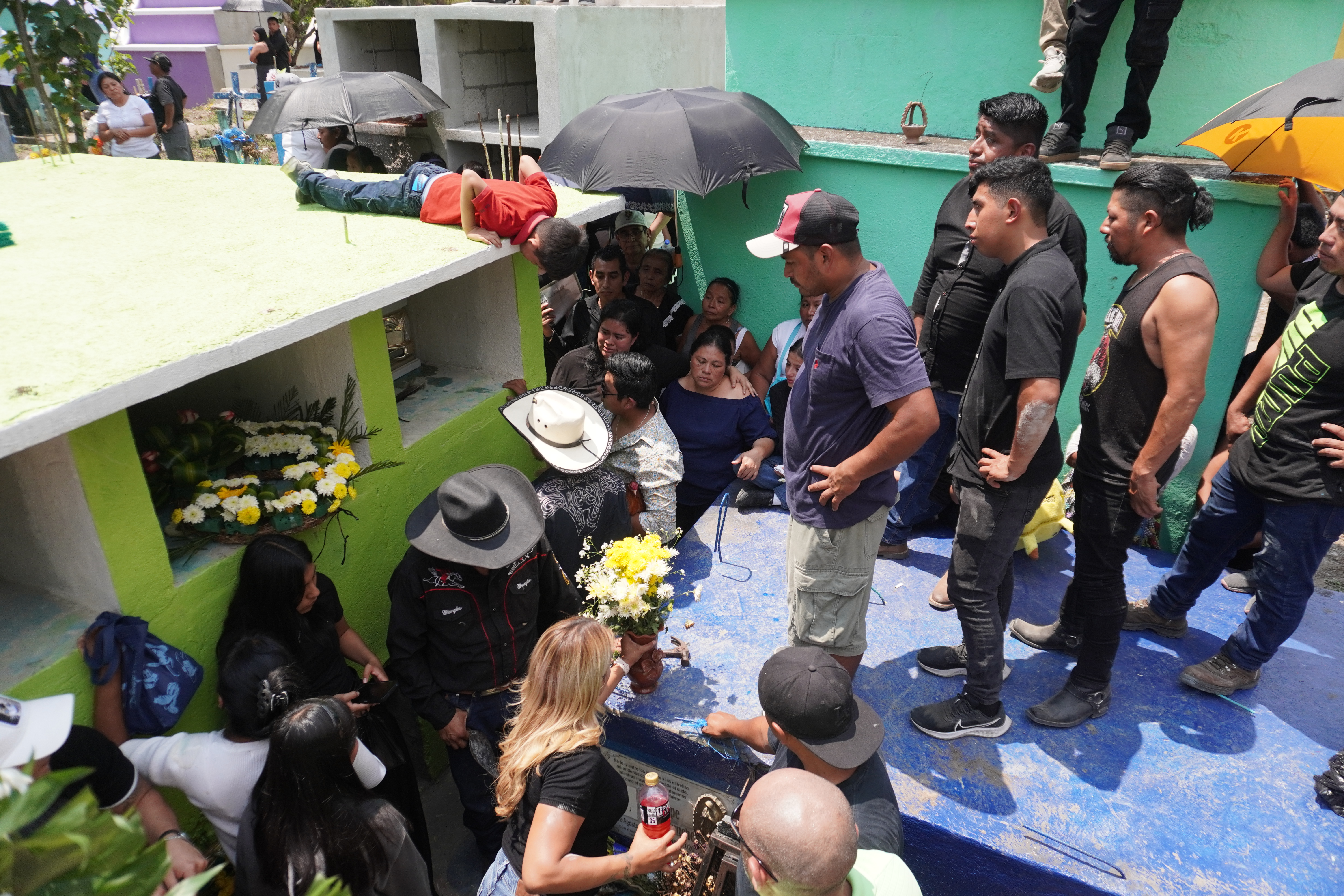 SEPELIO PAREJA ASESINADA CEVICHERÍA ZONA 6'